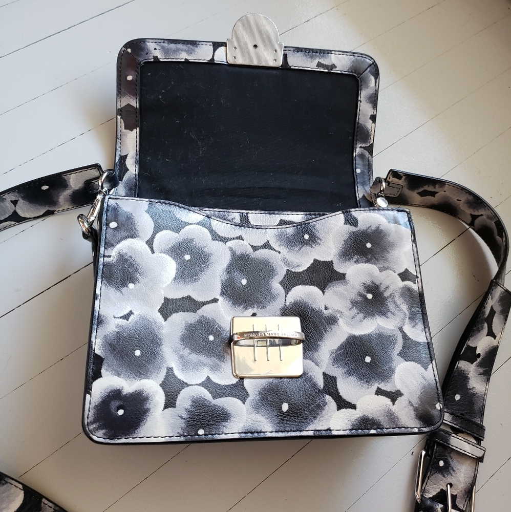 MBMJ Floral Handbag - Picture 5 of 8